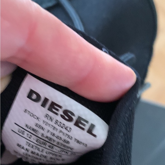 Diesel Men’s sneakers ,authentic in very good condition US size 12 - Picture 4 of 6